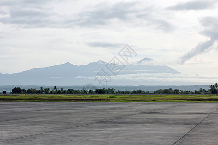 山的跑道假期运输旅行工业航空飞机场天空旅游飞机图片