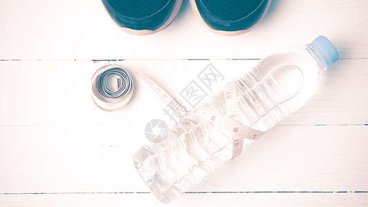 健身设备陈年体型电话衣服运动装瓶子测量运动白色运动鞋音乐锻炼图片