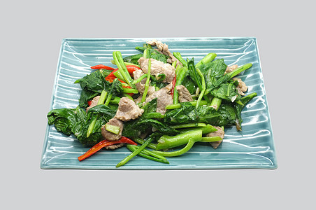 烤中国甘蓝 猪肉卷心菜和红辣椒图片