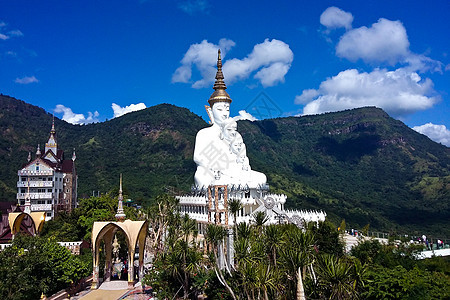 Phasornkaew寺 的白佛雕像寺庙历史蓝色建筑学建筑差汶雕塑旅游宗教旅行图片
