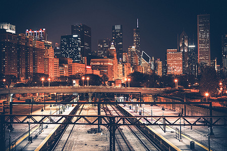 芝加哥天线和铁路图片