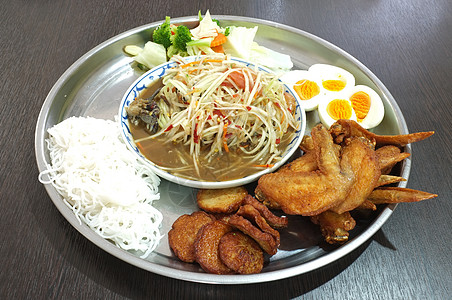 一套木薯沙拉 泰国辣菜面条水果花生橙子食物油炸烹饪美食木瓜热带图片