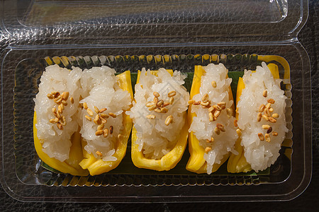 椰子奶米加烤芝麻饼奶油状食物燕麦蛋糕奶油盘子桌子烩饭自助餐粮食图片