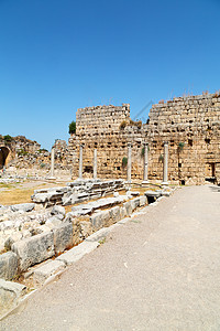 在罗马寺庙的古老建筑中图片