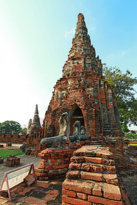 是泰国Ayutthaya历史公园的一座佛教寺庙纪念碑氛围材料历史纪念馆雕塑天空原住民蓝色旅行图片