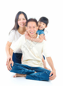 亚裔家庭喜悦女孩工作室妻子父母男人女士孩子母亲微笑图片