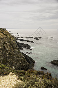 红海沿岸的野外海洋海景旅行海岸线岩石海岸支撑天空蓝色海滩图片