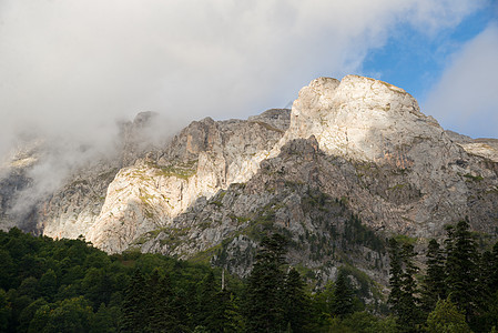 美丽的山地风景旅游石头山脉爬坡路线生物圈宽慰植物群岩石冰川图片