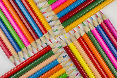一套木色铅笔的抽象组成情况彩虹粉末石墨快乐活页夹木头颜料背景图片