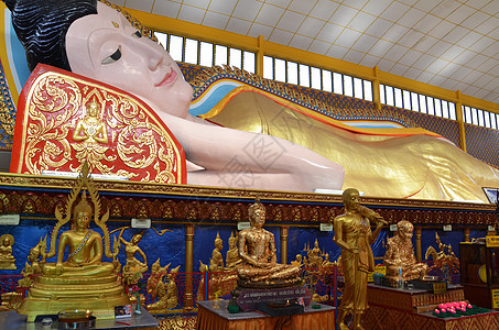 泰国佛教寺庙神社雕像精神吸引力建筑崇拜场景玻璃建筑学金子图片