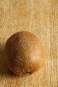 Kiwi 水果维生素享受食物健康木头味道小吃营养绿色图片
