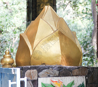 泰王国金莲寺旅行雕像柱子宝塔金光佛教徒寺庙艺术访问宗教图片