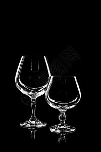 白兰地透明玻璃酒吧黑色饮料庆典反射水晶液体杯子工作室奢华图片
