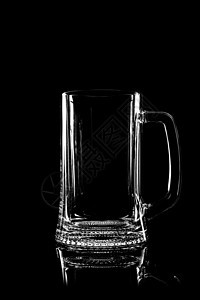 用于啤酒的透明玻璃白色派对工作室反射酒精庆典黑色奢华饮料杯子图片