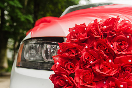 结婚车已婚庆典运输白色发动机处女膜婚礼幸福轿车玫瑰图片