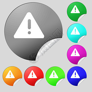 感叹号 注意警告图标标志 一套八个多色圆形按钮 贴纸 向量图片