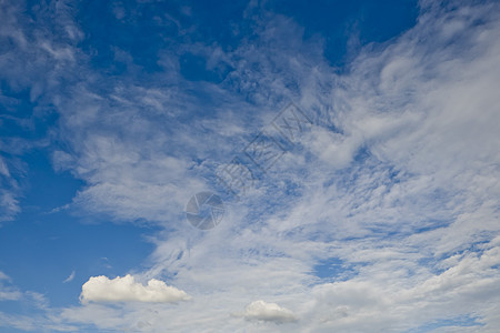 有云的蓝色天空臭氧宗教白色天气气氛气候天堂多云日光气象图片