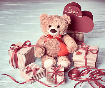 泰迪熊爱 的情人节 木头上的吉夫特盒子红色手工夫妻婚姻卡片家庭婚礼展示丝带毛毡图片