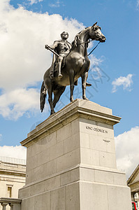 伦敦Trafalgar广场国王乔治四世纪念碑文化青铜君主景观雕像吸引力城市地标历史旅游图片