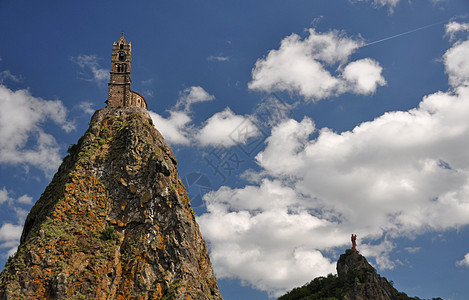 的 Mont dAiguilhe旅行教堂宗教石头建筑学地标风景火山教会建筑图片
