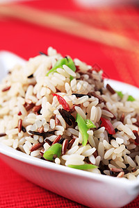 混合大米白米野米伴奏美食蔬菜食物季豆胡椒盘子午餐图片
