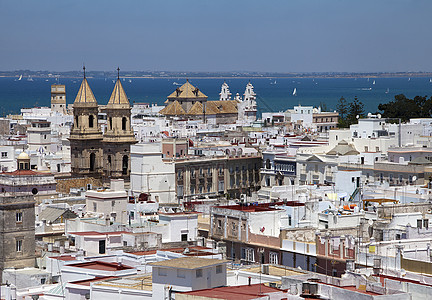 Cadiz 从查看水平房屋景观白色教会全景天线晴天阳光城市图片