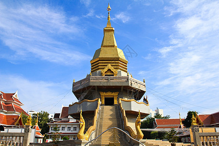 泰国神庙 泰国乌东萨尼的建筑学装饰品雕塑寺庙地标雕像宗教旅行文化历史图片