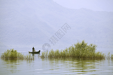 斯卡达尔湖 黑山渔夫天空蓝色城市钓鱼地标绿色阳光薄雾场景图片