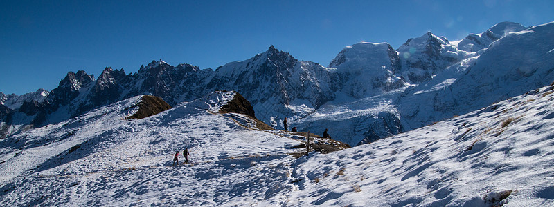 阿尔比斯山法国阿尔卑斯山 帕诺拉马山的秋冬各地农村国家天气自动化寒冷季节风景世界剪影背景