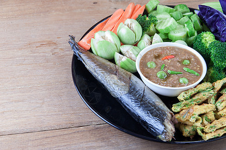 鱼沙巴和辣椒酱酱调味品美食家黄瓜植物香料食品咸味蔬菜食物午餐图片