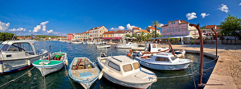 Stari Grad海滨夏季视图海洋天空海景人行道大教堂城市帆船剧院船舶港口图片
