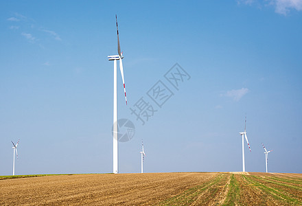 田野风力农场涡轮场地涡轮机资源发电机旋转风车活力力量螺旋桨图片
