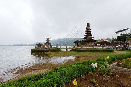 巴厘岛水神庙上帝旅游宗教石头文化天空建筑学吸引力精神地标图片