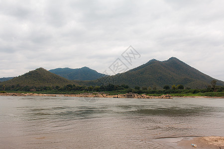 泰国Loei的地貌河流和山丘城镇清汗地标风景溪流旅行山顶天空公园农村岩溶反射图片