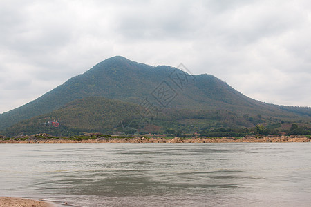 泰国Loei的地貌河流和山丘城镇清汗山顶村庄地标日落蓝色木头公园森林日出旅行图片