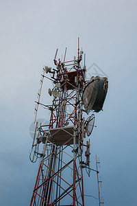 蓝色天空背景 Phone天线的电信塔盘子电讯工程电话雷达播送金属收音机网络卫星图片