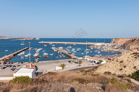 Sagres旧港口与传统渔船的景象图图片