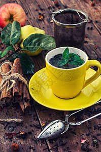 酿茶茶桌子香料早餐饮料芳香茶壶植物勺子香气健康图片