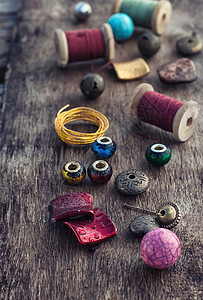 缝针织物的花粉和小饰品圆形手工细绳宝石线圈爱好珠宝首饰项链珠子图片
