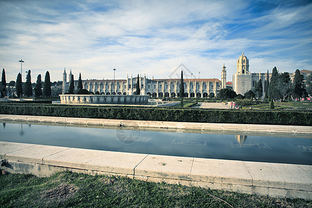 的老修道院里斯本 Portu灰色建筑学历史性石头水池历史指令建筑圆顶图片