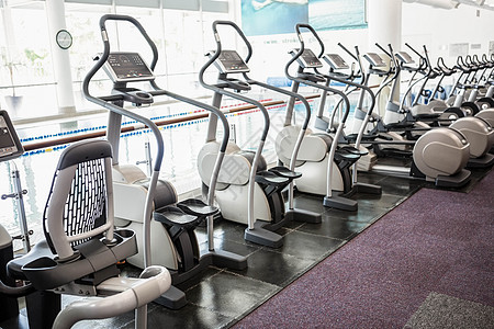 没有人的健身房团体活动俱乐部机器健身室工具力量中心房间竞技图片