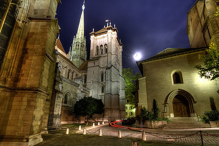 圣皮埃尔大教堂纪念碑旅游地标月亮月光柱子教会踪迹文化宗教背景图片