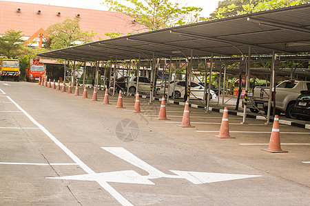 和Van汽车泊车 大学停车场城市人群汽车场景车库街道公园图片