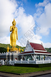 Hatyai市 Songkhla省 泰国雕像艺术纪念碑佛教徒建筑学文化宗教雕塑天空场景图片