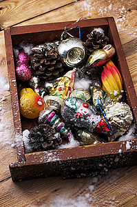 带有玩具的圣诞老木箱庆典圣诞礼物卡片传统装饰抽屉木头栓剂锥度发烧图片
