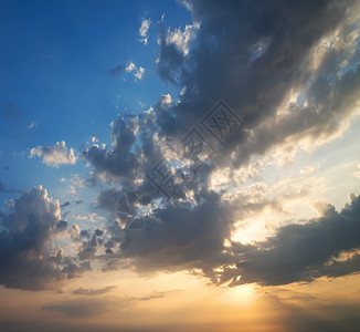 云云天空背景太阳风景黄色多云天堂天气日落晴天阳光橙子图片