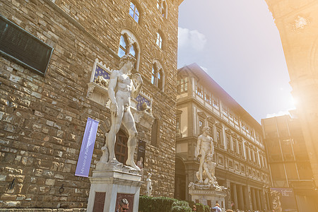 迪拉斯莫尼亚广场的雕塑阳光领主历史性男人日光太阳男性性别艺术历史图片