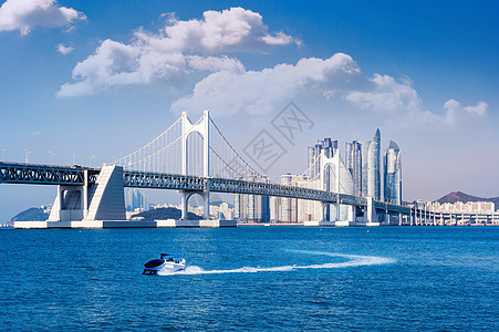 韩国釜山的光安桥和海云台城市码头海堤建筑学通道天空海景交通市中心建筑图片