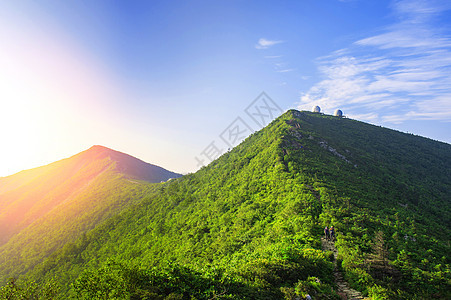 Seoraksan国家公园 南朝鲜最好的山峰悬崖森林全景天空公园旅行风景巨石地标松树图片