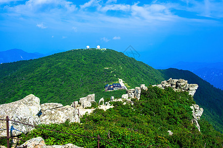 Seoraksan国家公园 南朝鲜最好的山峰荒野悬崖旅游风景树木五色公园巨石晴天石头图片